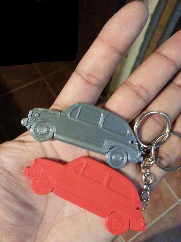 Fiat 600 , fitito keychain , keychain . key ring .