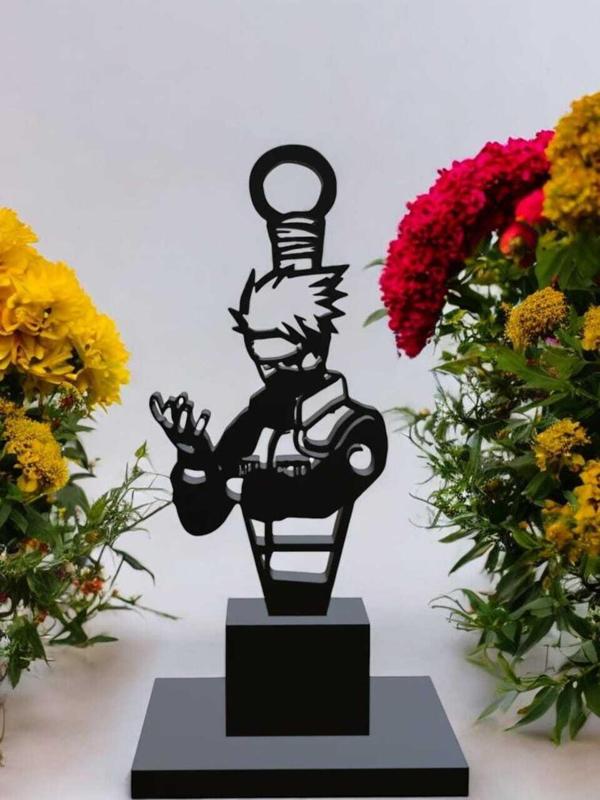 Kakashi Hatake in kunai Silhouette