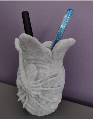 Alien Egg Pen Pot