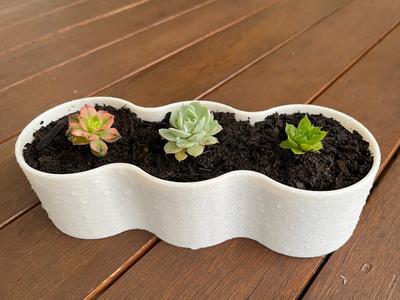 Textured plant pot