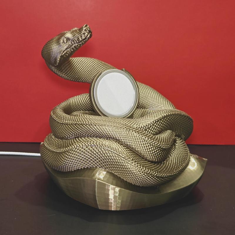 Snake Smartphone Charging Dock