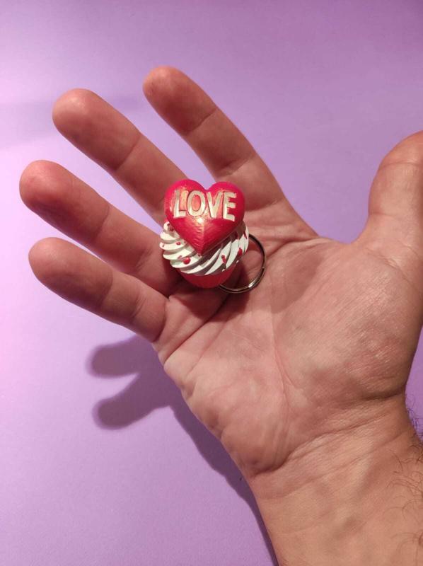 San Valentin Cupcake Keychain