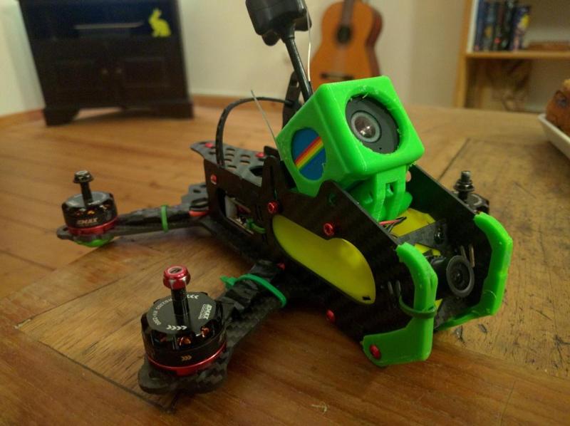 QR200 Polaroid Cube Plus Mount