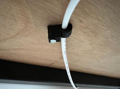 Fija Cables hasta 3.5mm con clavo 2mm