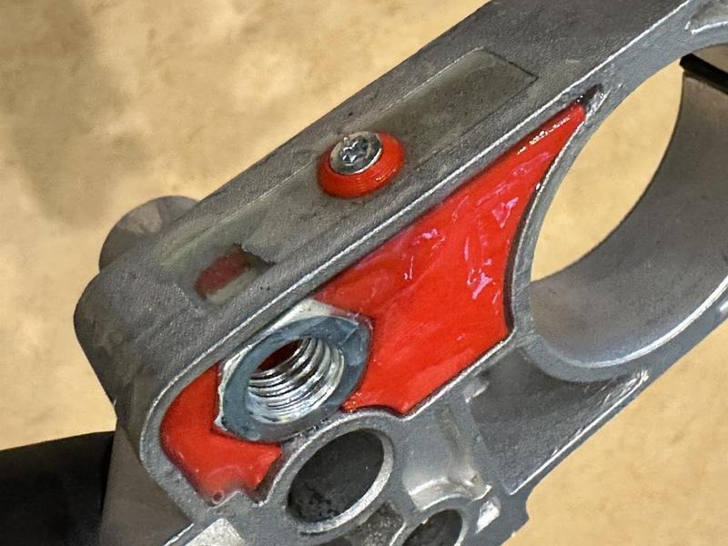 Screw inset for old Bosch POF 500/600 router