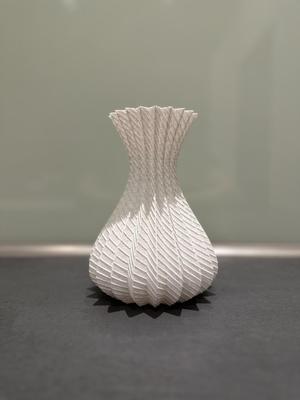 Strip wave vase