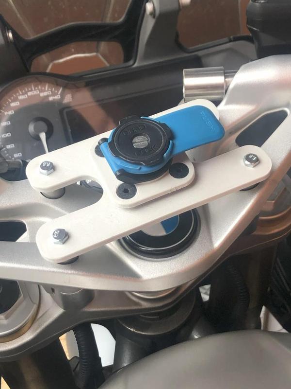QuadLock mount for BMW R1200RS R1250RS with Vibration Dampener