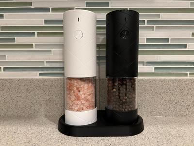 Salt and Pepper Grinder Stand