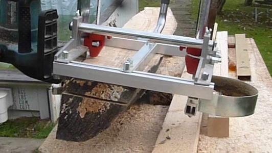 DIY project for the exact adjustment of a mobile sawmill with chainsaw