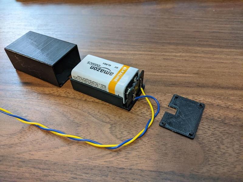 Solderless 9v battery holder