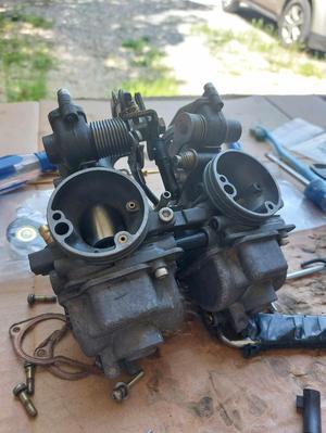 Carb fuel bowl equalizer tube