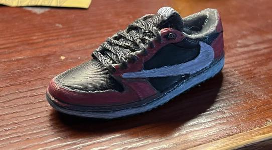 Air jordan 1 x Travis Scott model 倒勾