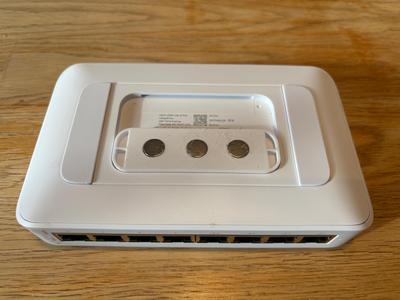 Unifi Switch 8 lite magnet adapter