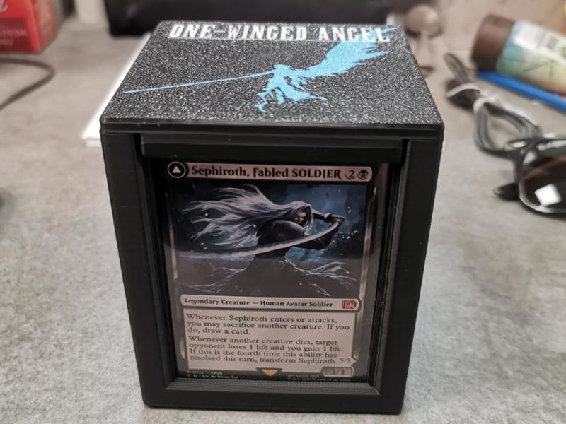 Commander Deck Box Sephiroth