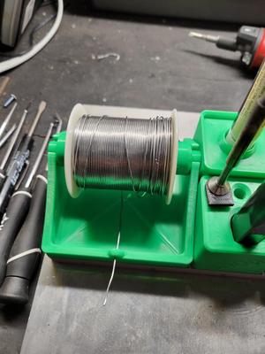 Gridfinity solder holder, 2x2