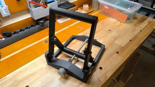 Height adjustable roller block   