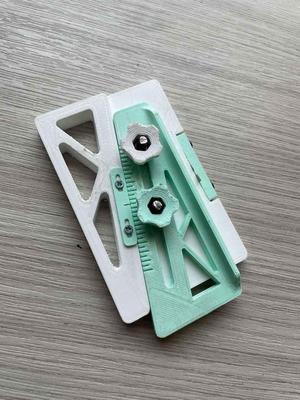 Jones-style balsa stripper
