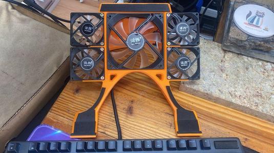 Dell G16 Fanned laptop stand