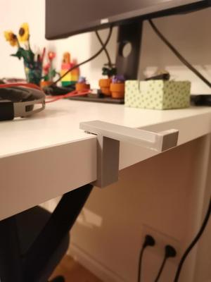 Simple headphones holder for Ikea table