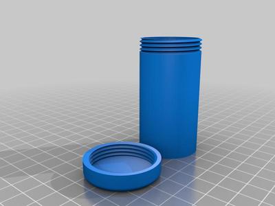 Pill container