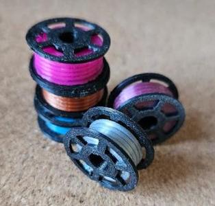 Standalone filament spool prop without printer settings