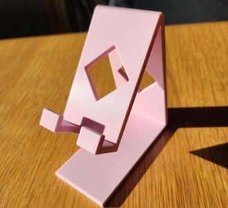 Sturdy phone stand 
