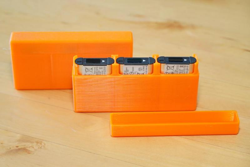 Gehäuse für 3 Akkus Sony NP-BX1 / Box for 3 Sony NP-BX1 batteries