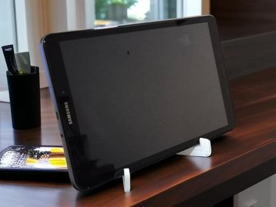 Multipurpose keychain monitor/smartphone stand 