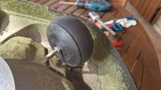 Husqvarna Automower 430x Wheel replacement