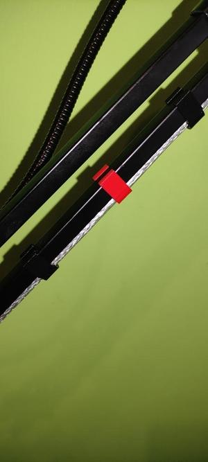 Cable clip for 10mm microphone stand