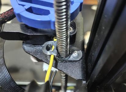 Ender 3 V2 Z-screw/filament spacer