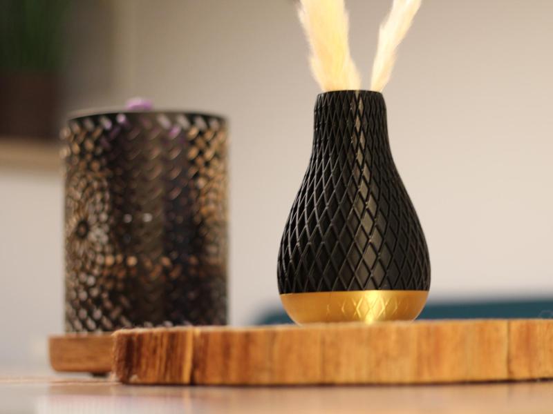 Modern Black Vase – Gold Base Design