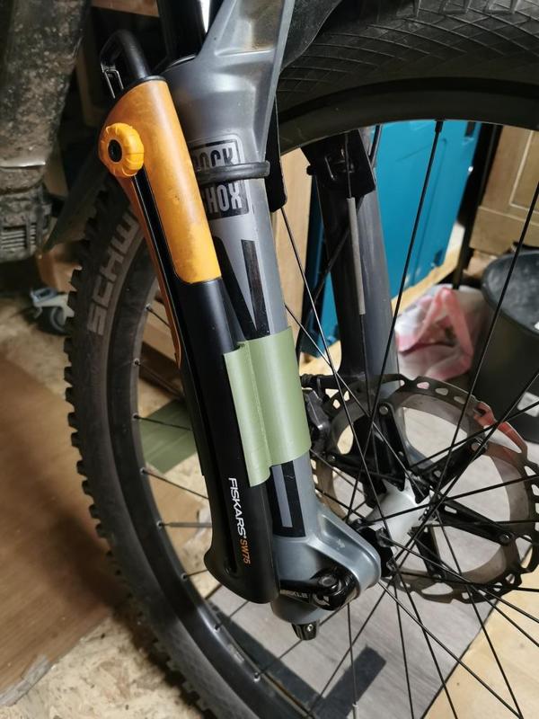 Fiskars  SW75 Halterung  Universal / Rockshox Zeb