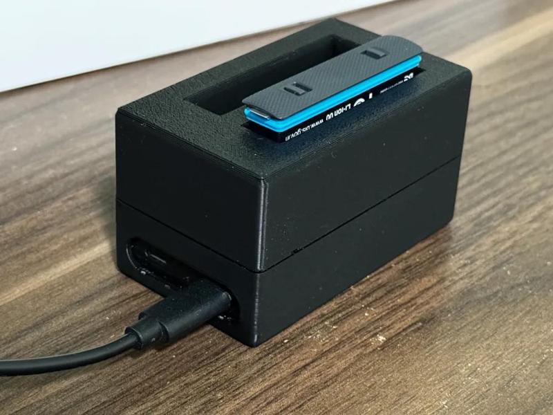 Insta 360 x3 KingMa Charger housing 