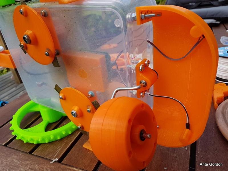 Front hood and side protection for Liam the lawn mower