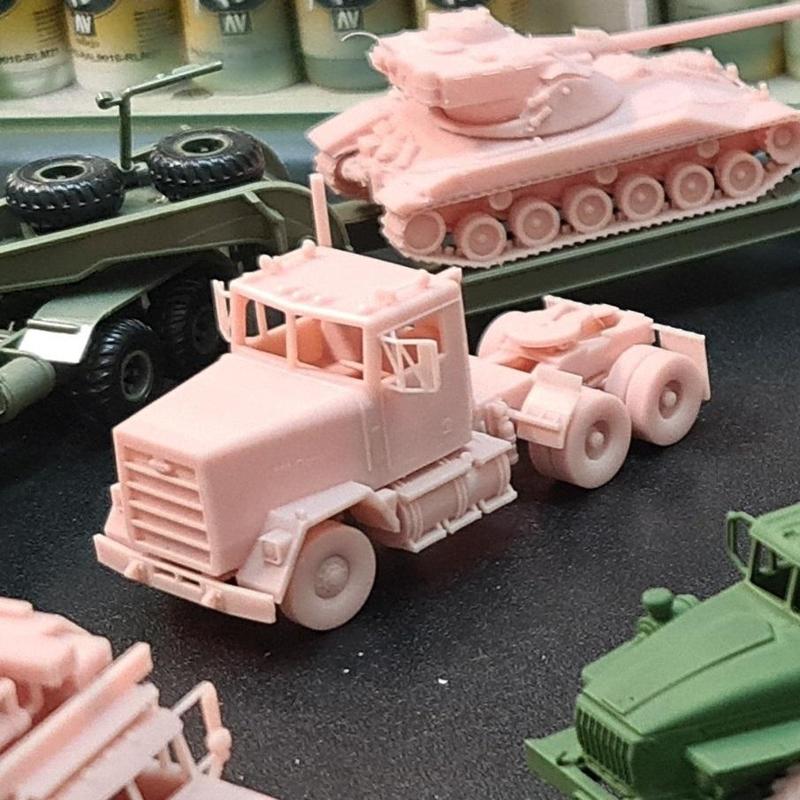 AM General M915A Tractor (1/72)