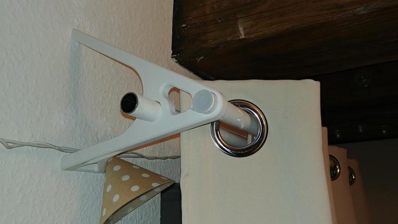Curtain rod bracket
