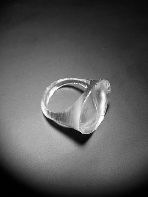 Horizontal Oval Ring