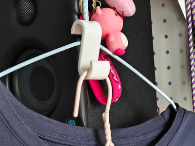 Interlocking Clothes Hangers for Home Use, Space-Saving Wardrobe Organizer, Lightweight, Ready in Half an Hour