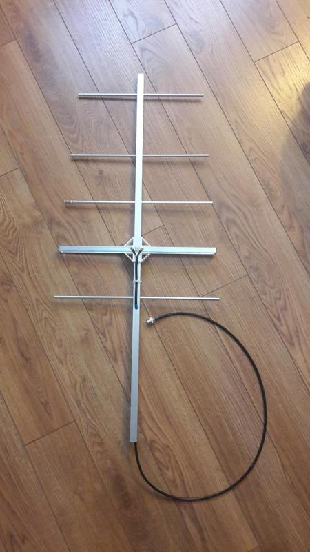 Dipole Support for Yagi Antenna for locating Radiosonde