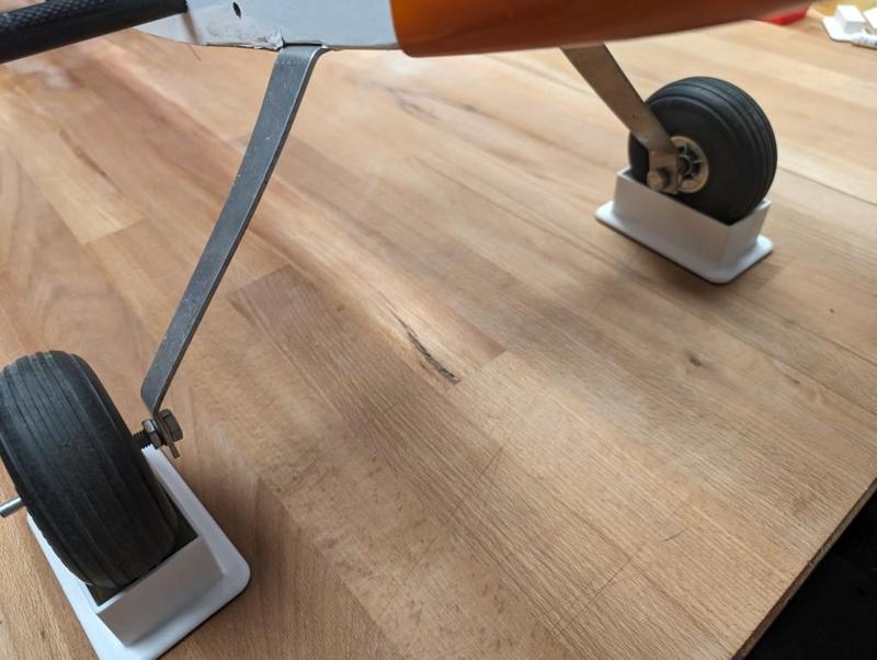 RC Plane Wheel Stop for transport