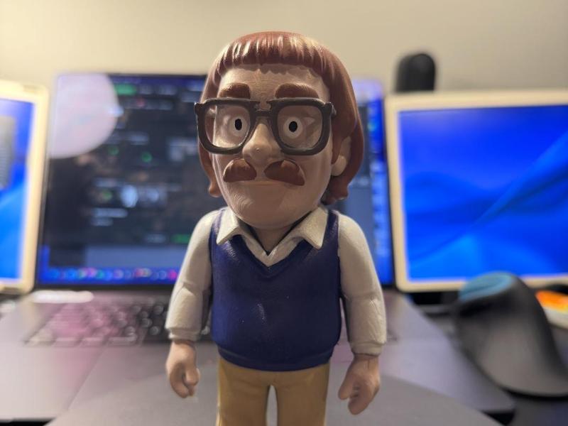 Chit Do It Lady Statue