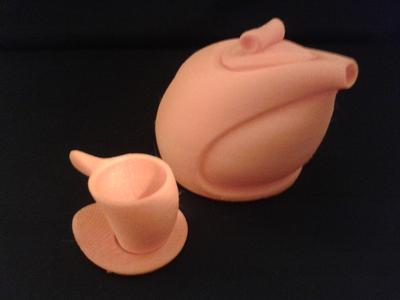 'Between water and hibiscus‘ A design of tea set