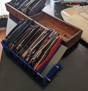Knife display stand
