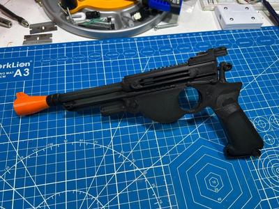 Mandalorian Blaster Easy Print Version