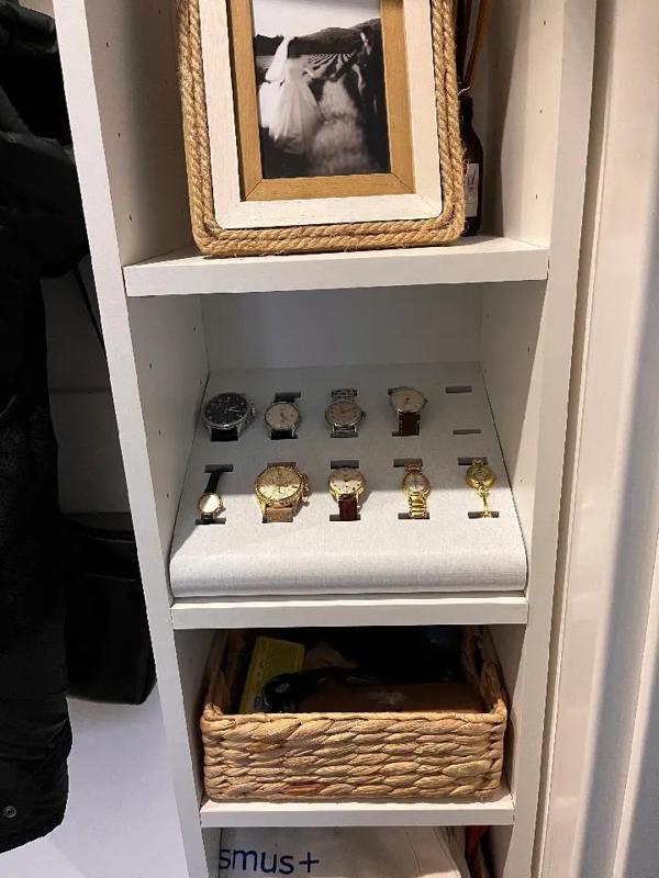Watches stand   