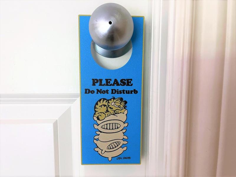 Garfield Door Knob Hanger Sign: Do Not Disturb