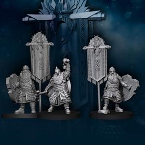 Kingdom Champion Dwarf and Bannermen | Kalak Dwarves | Davale Games | Fantasy