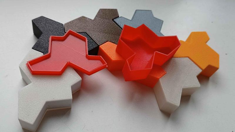 Aperiodic tiling (einstein problem) box with lid