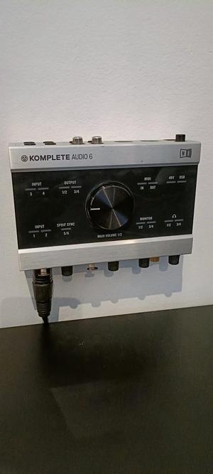 Native Instruments Audio 6 Wallmount
